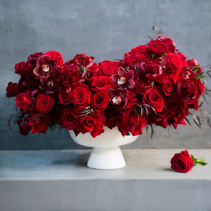 Luxury Red Rose & Orchid Flowers Arrangement