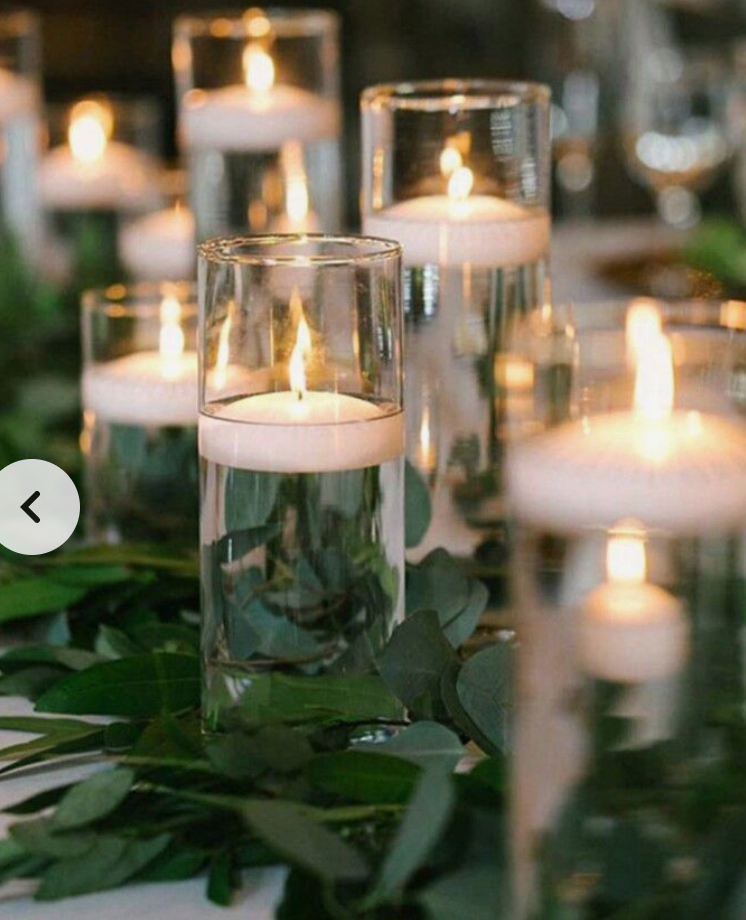 Set Of 3 Medium Floating Candles For 30 Round Tables