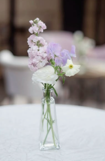 Bud vases for guest table centerpieces