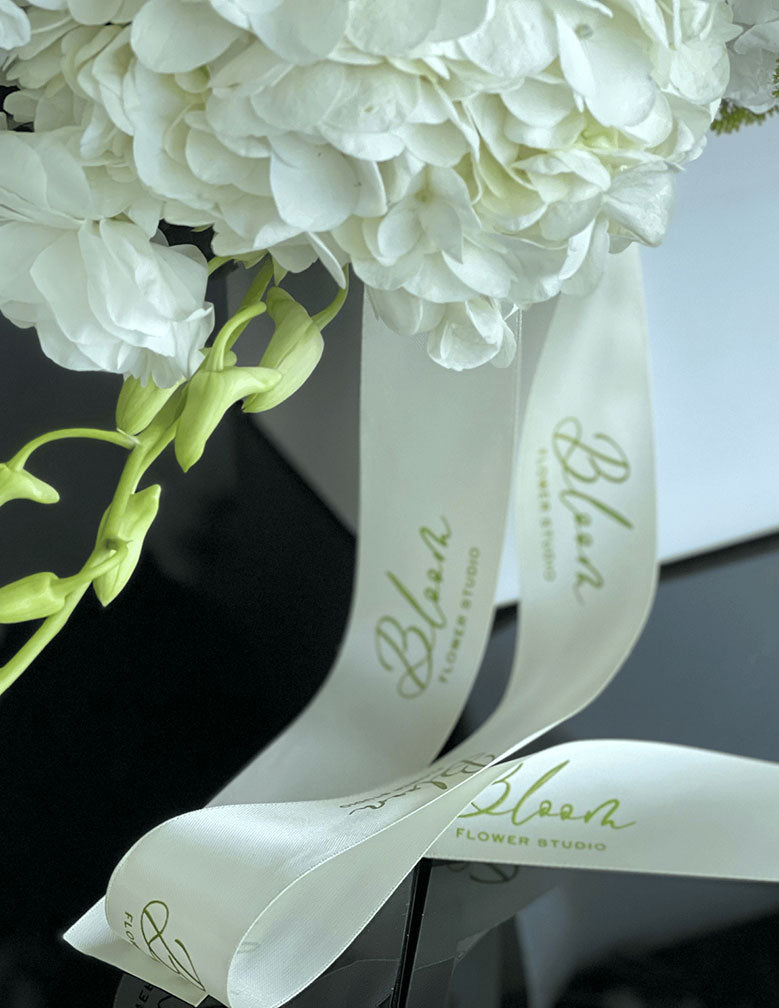 Off White Mix Flowers Arrangement