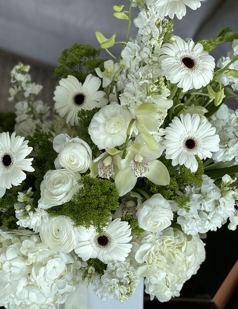 Off White Mix Flowers Arrangement