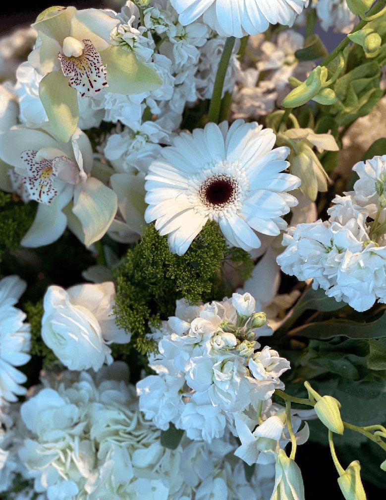 Off White Mix Flowers Arrangement