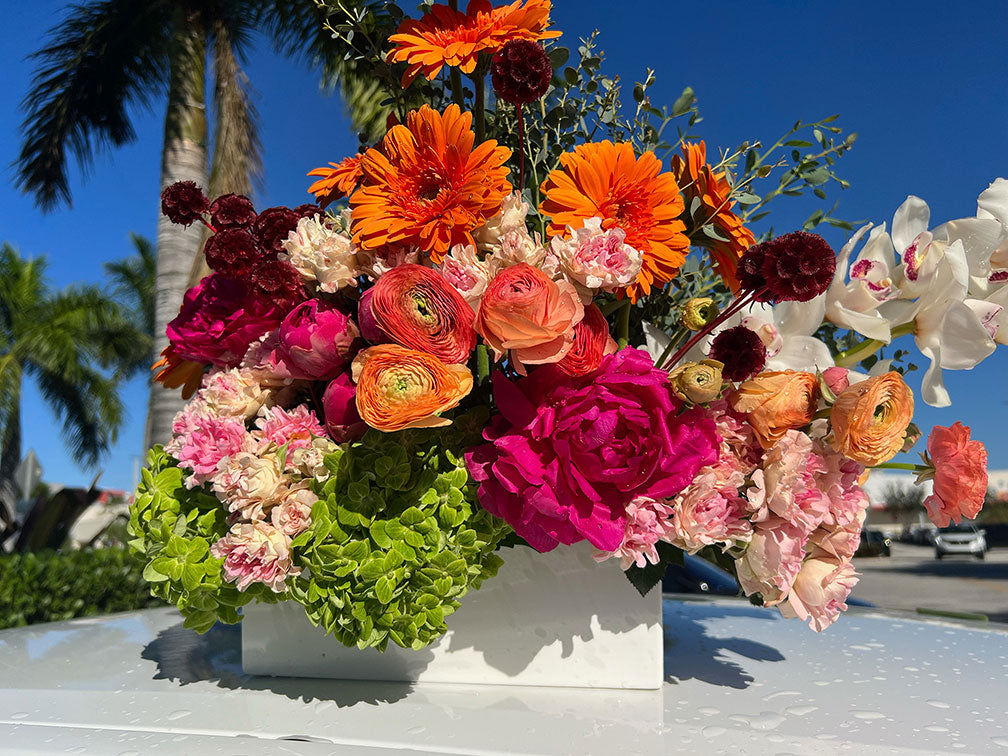 Sunny Bloom Flowers Arrangement