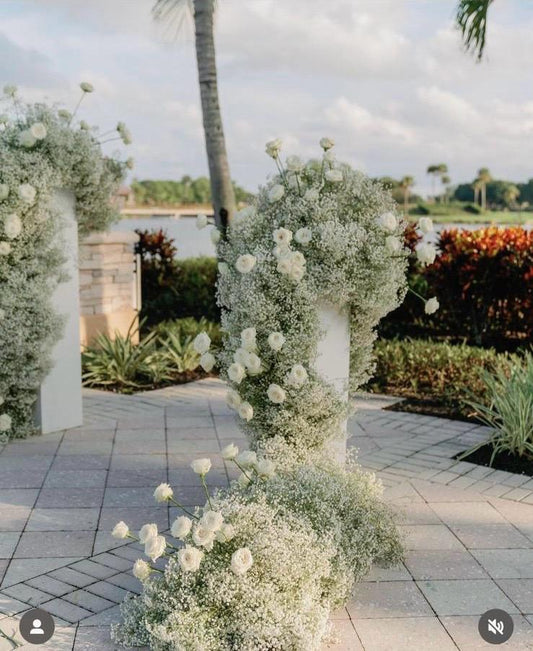 Baby breath and mixed of white flowers for Toscan Table