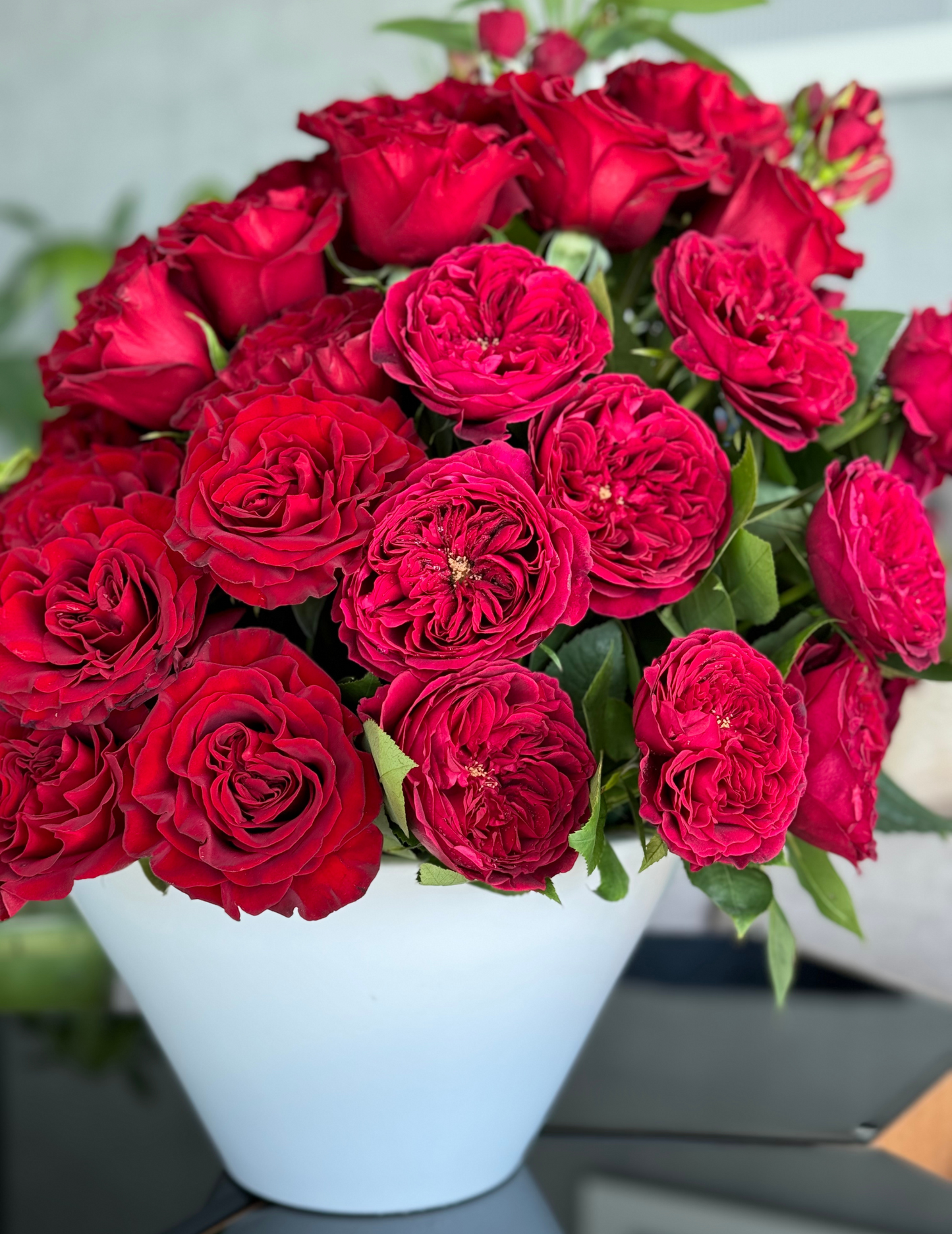 Mix of Premium Roses With Vase