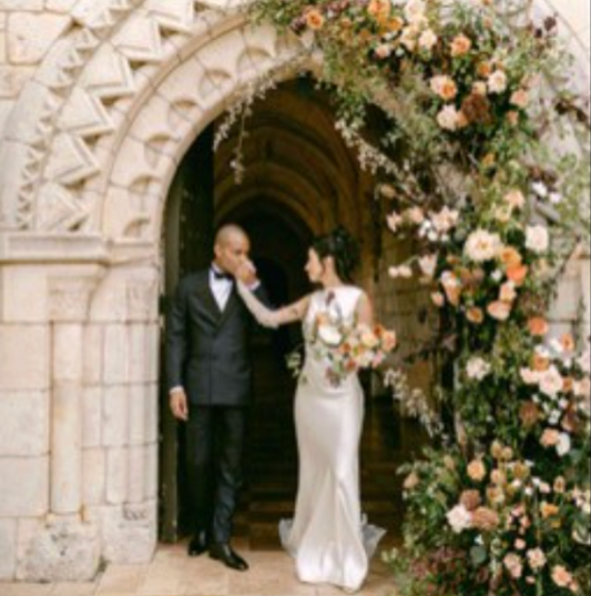 Semi Arch Entrance Full Of Flowers Premium