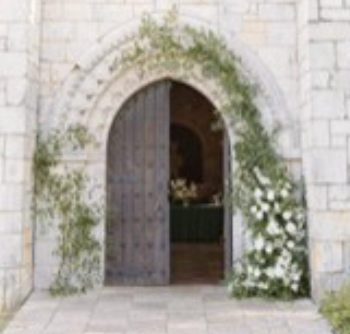 Greenery Half Arch With Points Premium Flowers