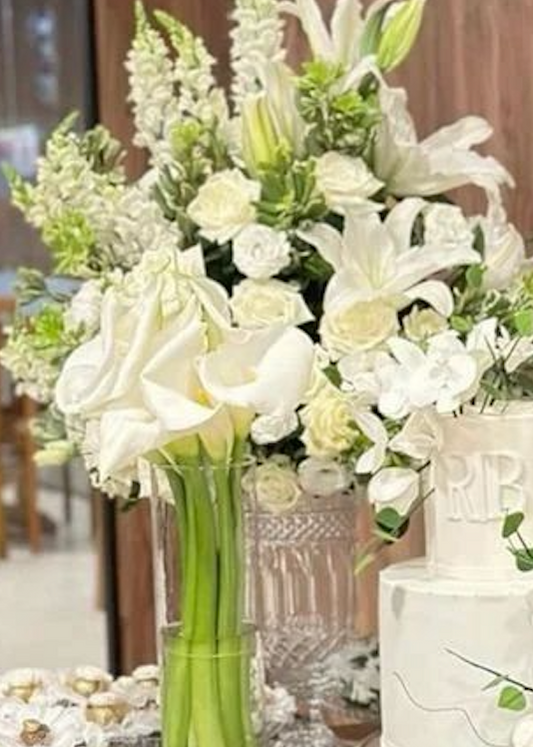 Mix of Flowers Arrangement (Dessert Table)