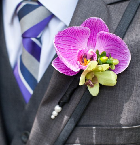 Groom's Boutonniere White and Lilac