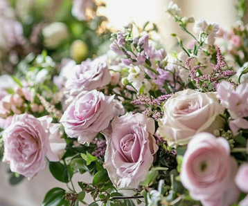 Small flower arrangements for the ledge below