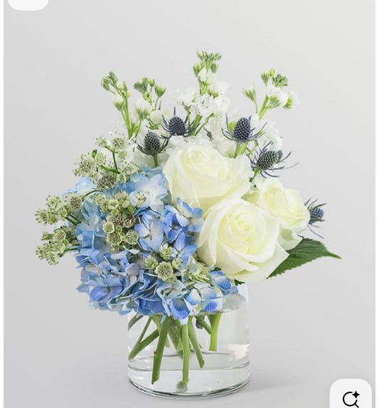 Small Centerpiece (Dark blue, green, touch of yellow and purple)